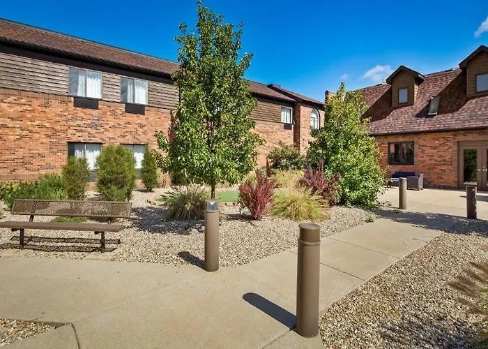 Bliss Point Inn & Suites